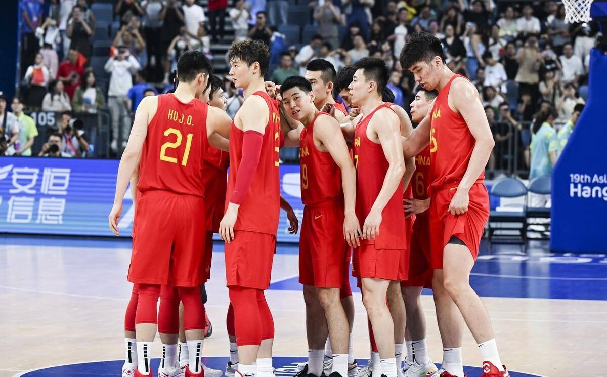 排球常规赛焦点战：岭南麒麟队翻盘岭东旋风队，外线火力全开。观赏性拉满的简单介绍