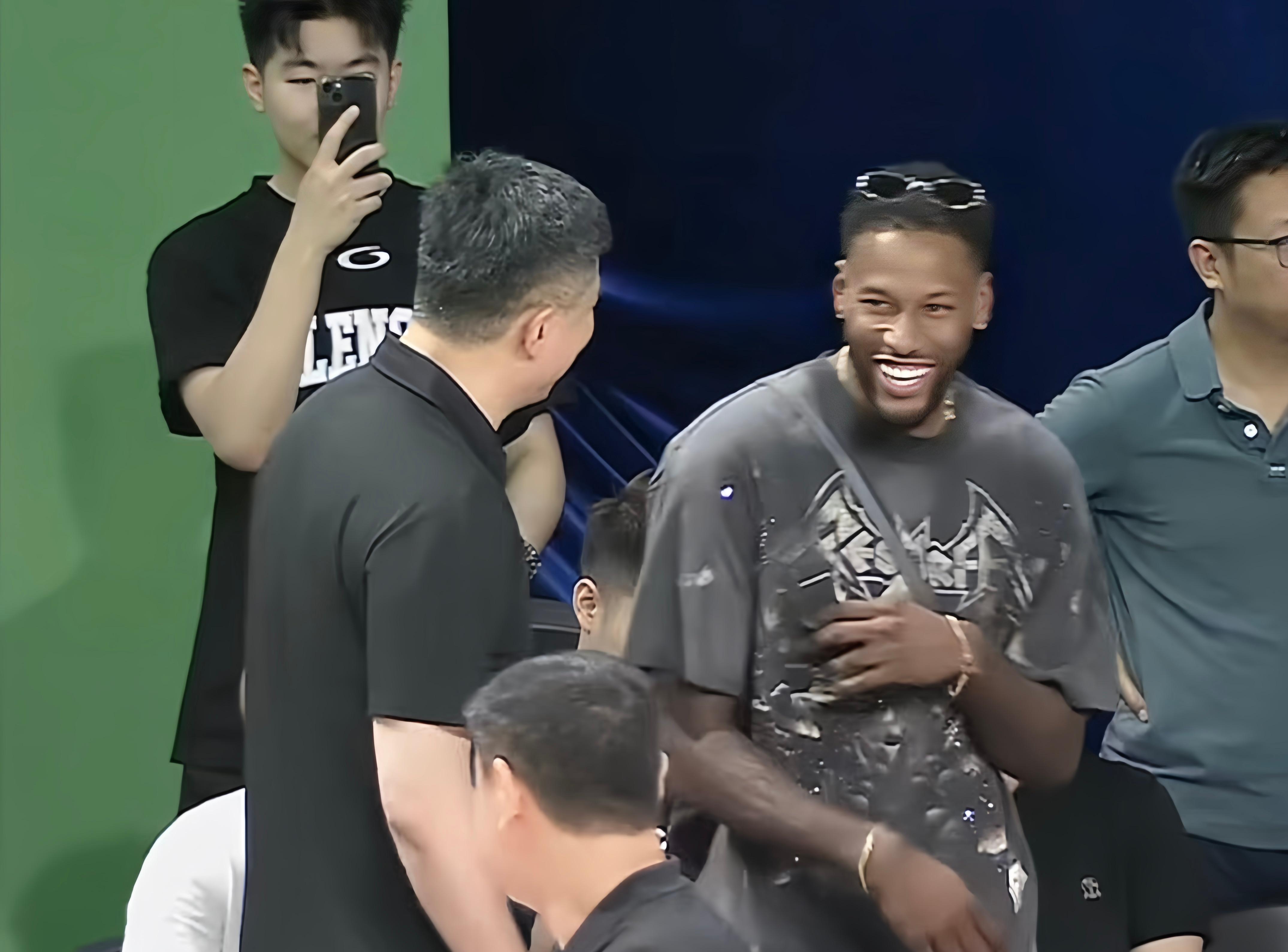 包含犹他爵士迎CBA常规赛关键赛,今夜门线救险,压力陡增,团队化学反应显著的词条 包含犹他爵士迎CBA常规赛关键赛,今夜门线救险,压力陡增,团队化学反应显著的词条