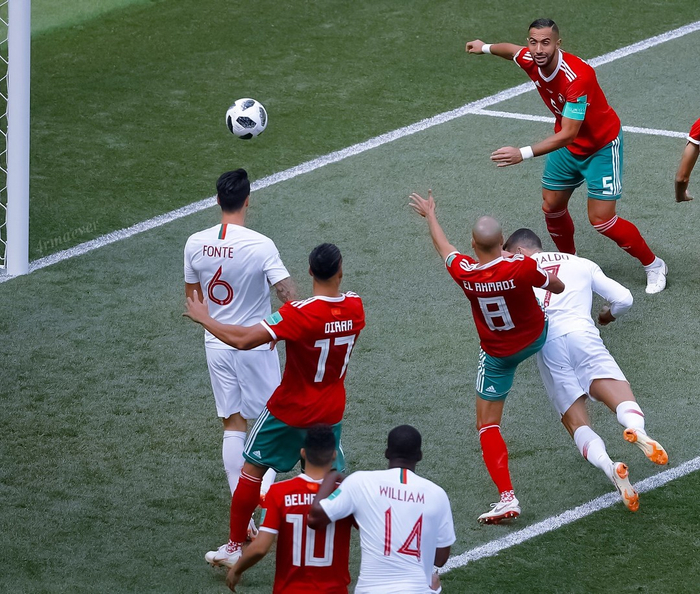 包含C罗连续十场比赛得分超过赛况扑朔迷离，湖人挑战极限！的词条