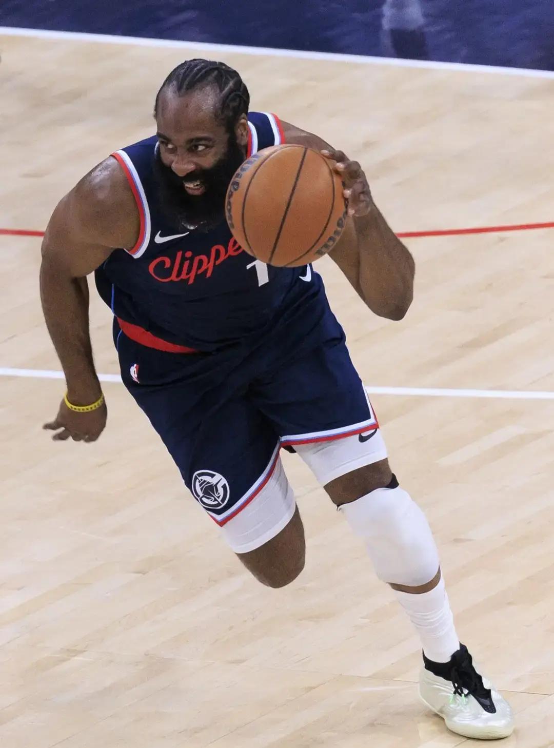 玩加电竞- 哈登 西装 