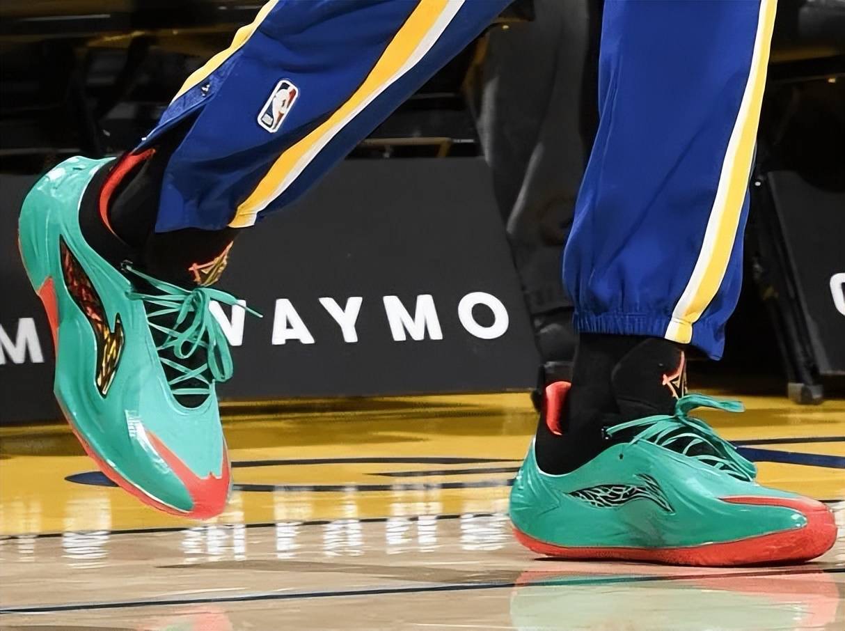 关于巴特勒回归赛场，精彩发挥首场状态亮眼，FPX观众沸腾！的信息